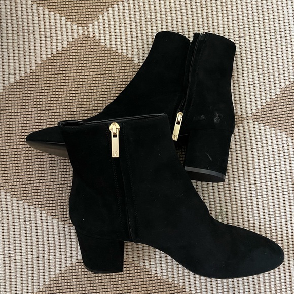 Bruno Magli black suede ankle zip booties - Picture 4 of 5